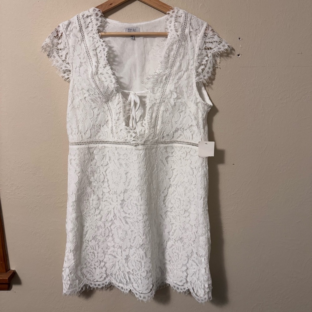Tobi white lace deep plunge mini dress Size M